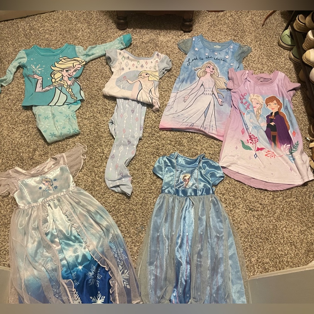 Frozen girls pajamas